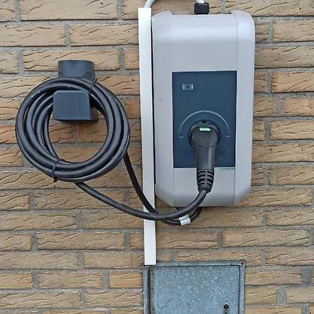 Moebliertes Mit Bestem Anschluss - Hangelar Mitte * Sankt Augustin